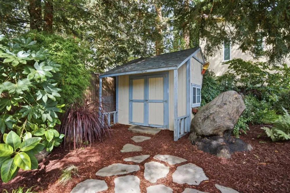 190 E Middlefield Road Mountain View, CA 94043