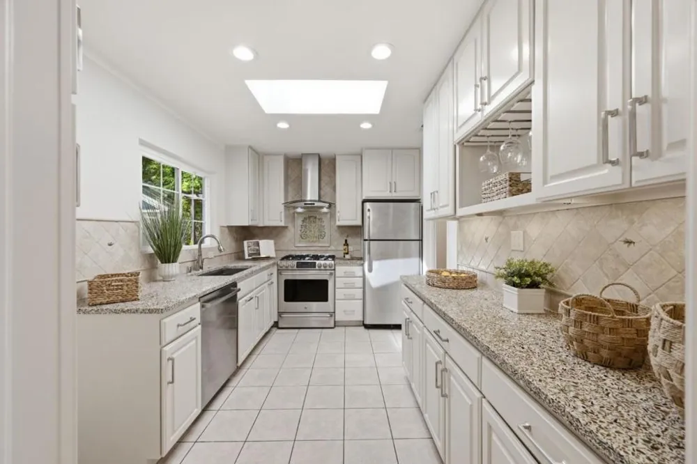 190 E Middlefield Road Mountain View, CA 94043