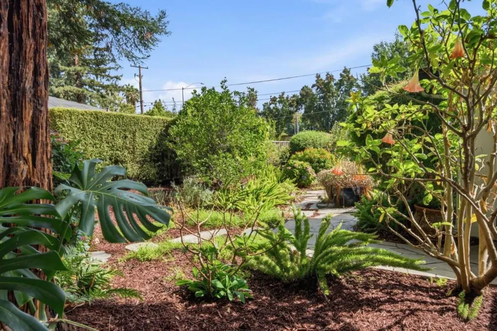190 E Middlefield Road Mountain View, CA 94043