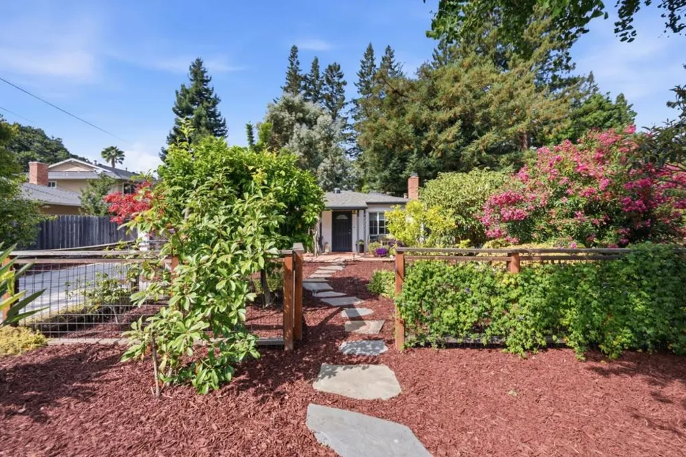190 E Middlefield Road Mountain View, CA 94043
