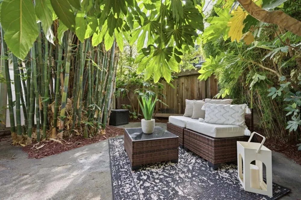 190 E Middlefield Road Mountain View, CA 94043