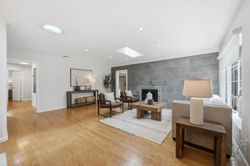 190 E Middlefield Road Mountain View, CA 94043