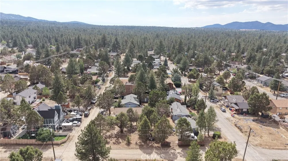 111 3rd Ln Big Bear Lake, CA 92315