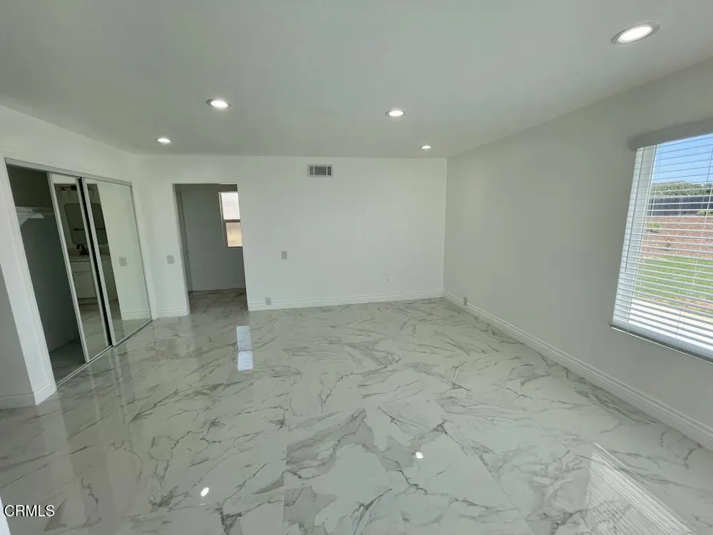 642 Creekmont Court Ventura, CA 93003