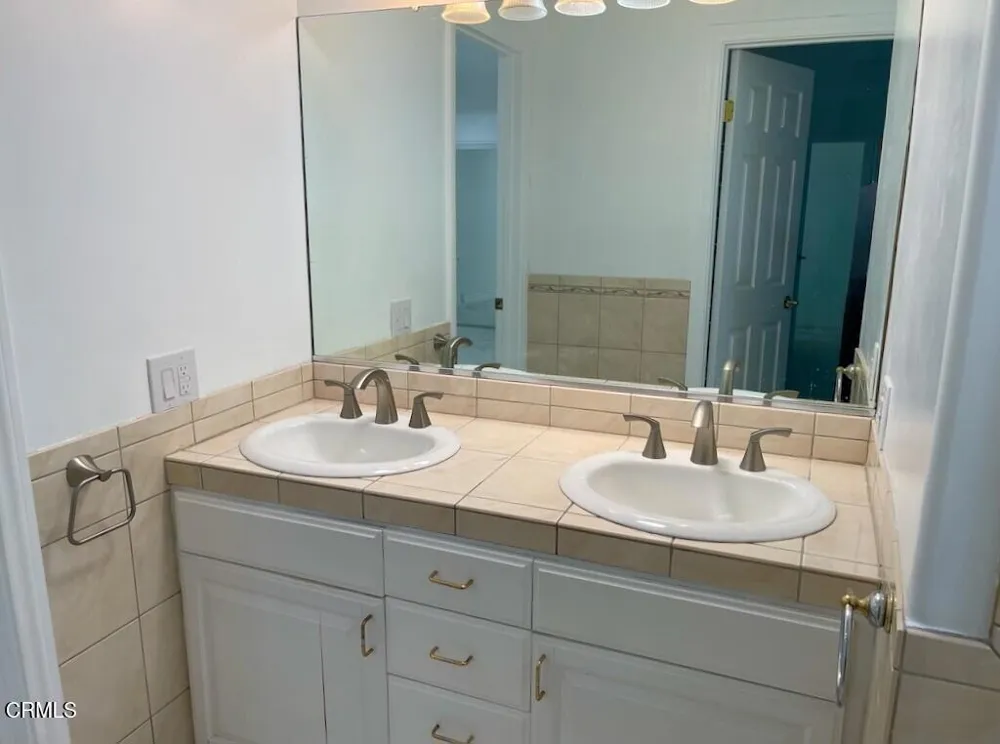 642 Creekmont Court Ventura, CA 93003