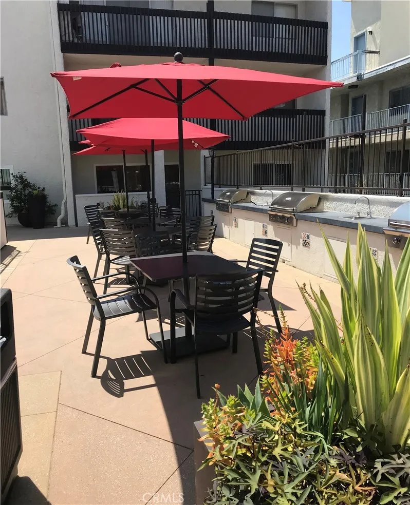 5334 Lindley Avenue #126 Encino, CA 91316
