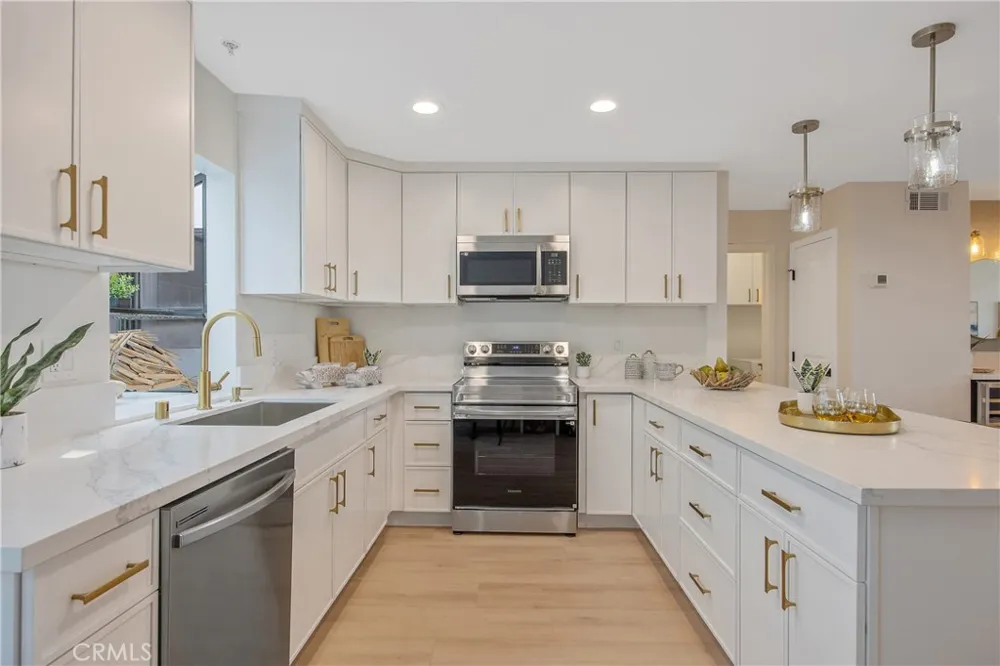 4600 Via Dolce #206 Marina del Rey, CA 90292