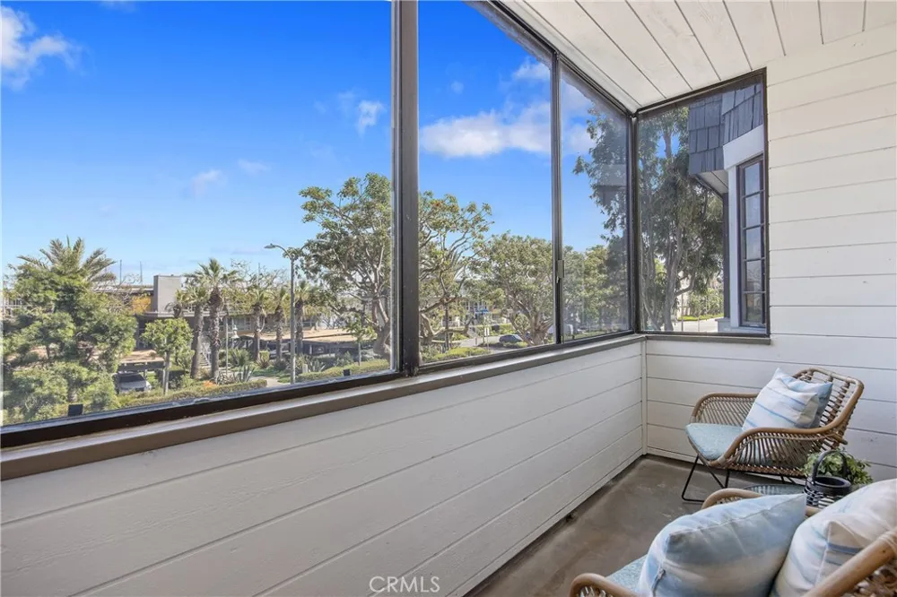 4600 Via Dolce #206 Marina del Rey, CA 90292
