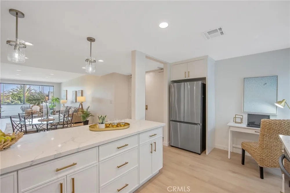 4600 Via Dolce #206 Marina del Rey, CA 90292