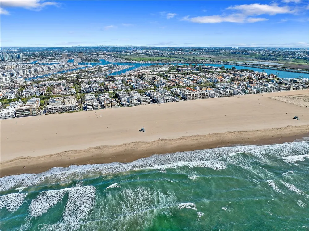 4600 Via Dolce #206 Marina del Rey, CA 90292