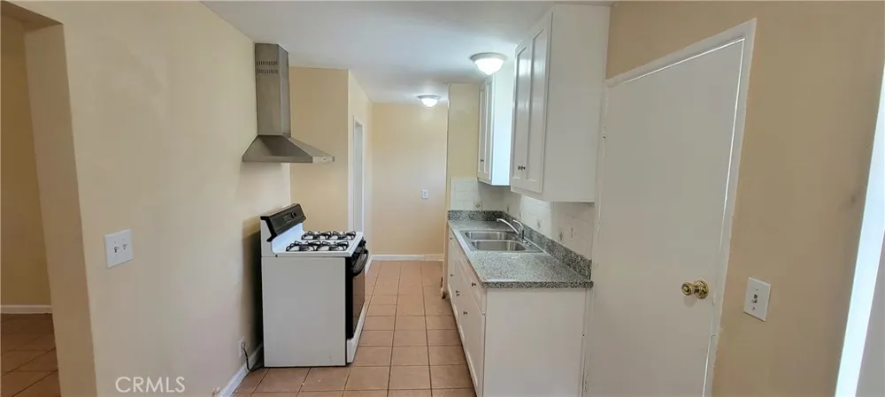 1717 Alhambra Avenue #B Compton, CA 90221