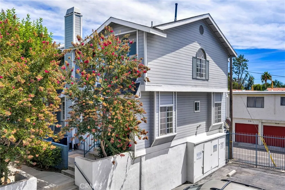 7420 Corbin ave #8 Reseda, CA 91335