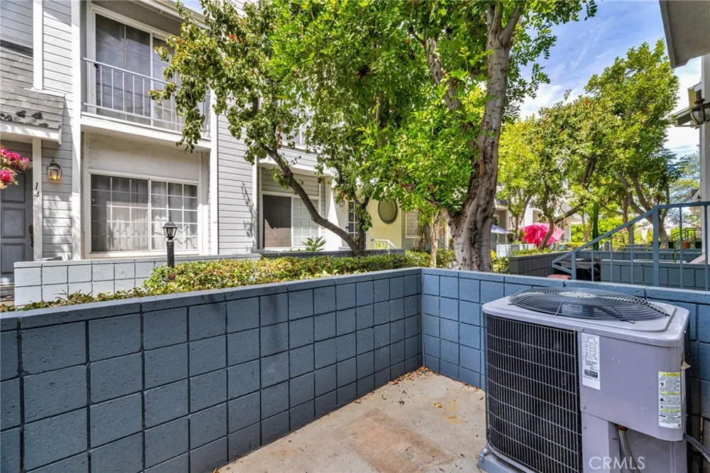 7420 Corbin ave #8 Reseda, CA 91335