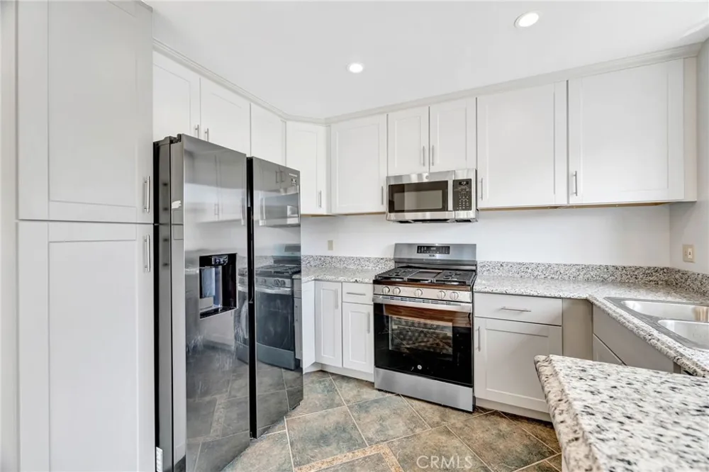 7420 Corbin ave #8 Reseda, CA 91335
