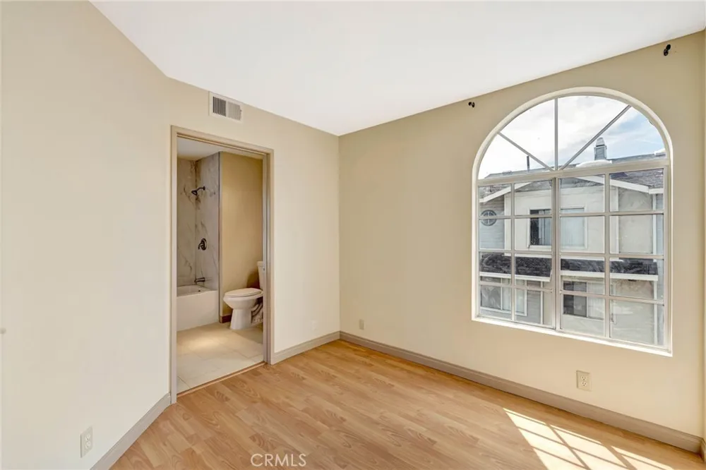 7420 Corbin ave #8 Reseda, CA 91335