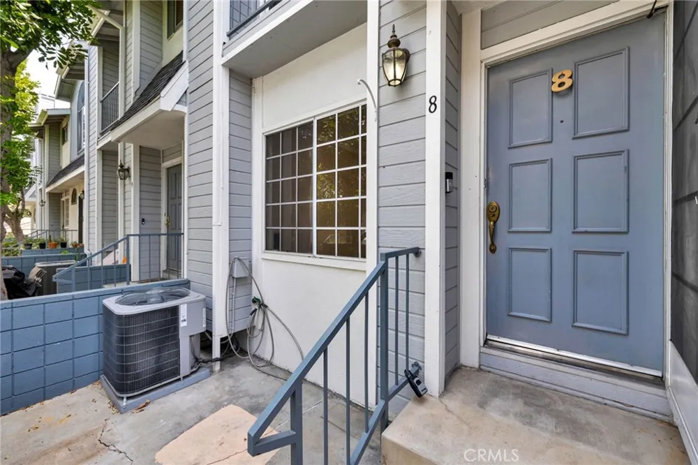 7420 Corbin ave #8 Reseda, CA 91335