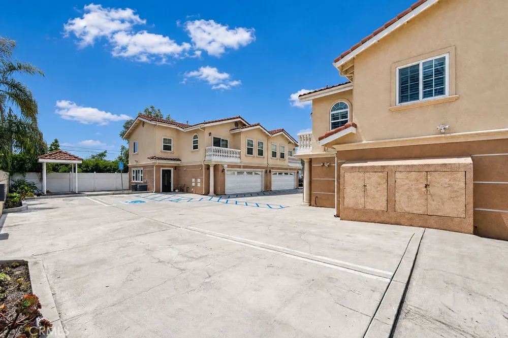7592 Artesia Blvd #D Buena Park, CA 90621