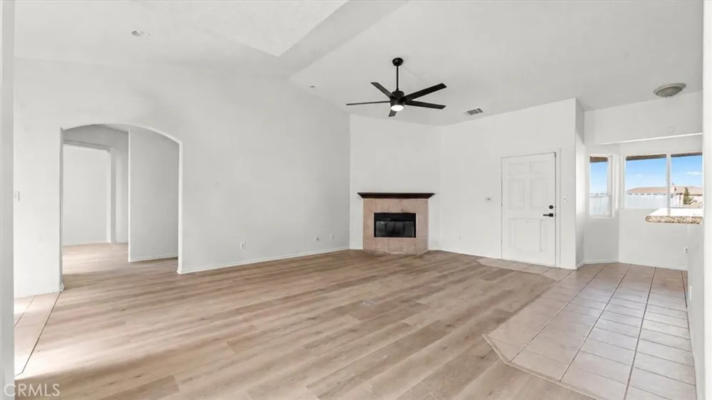 12858 Atsina Phelan, CA 92371