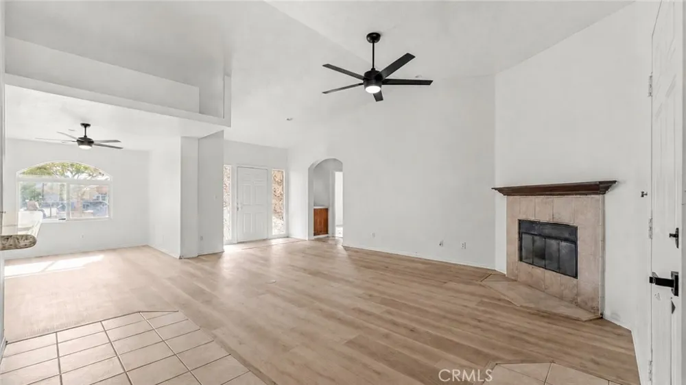 12858 Atsina Phelan, CA 92371