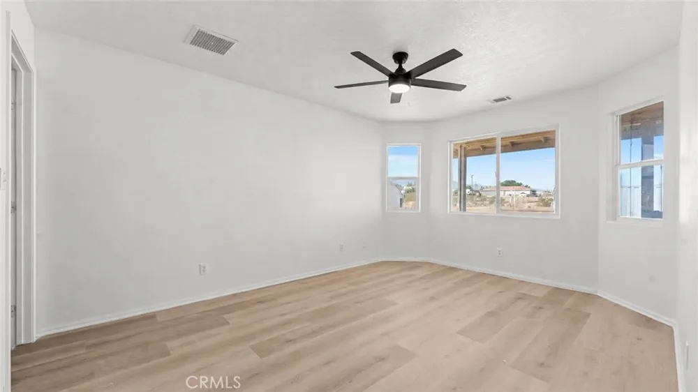 12858 Atsina Phelan, CA 92371