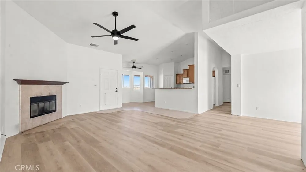 12858 Atsina Phelan, CA 92371