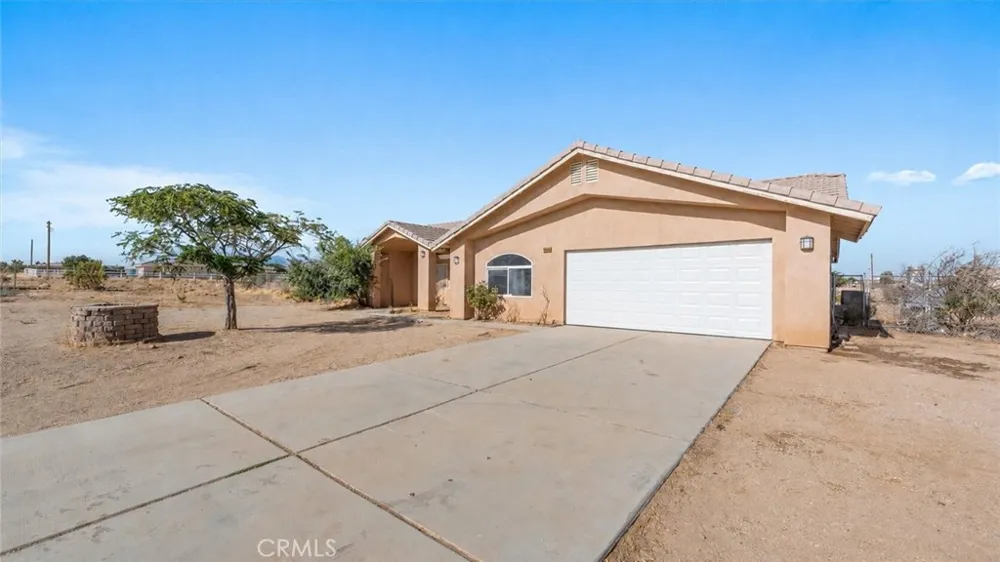 12858 Atsina Phelan, CA 92371