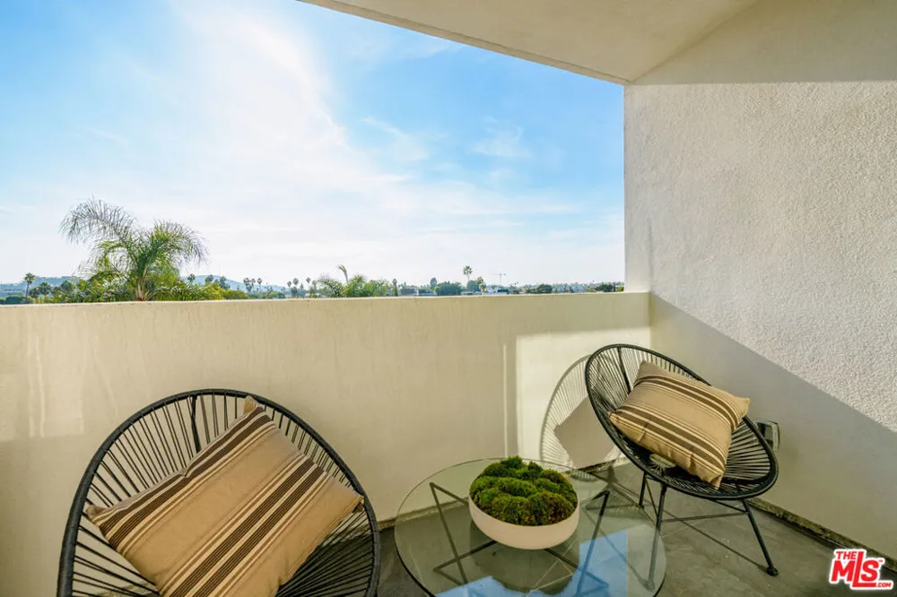 5847 David Avenue Los Angeles, CA 90034