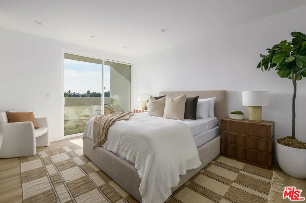 5847 David Avenue Los Angeles, CA 90034