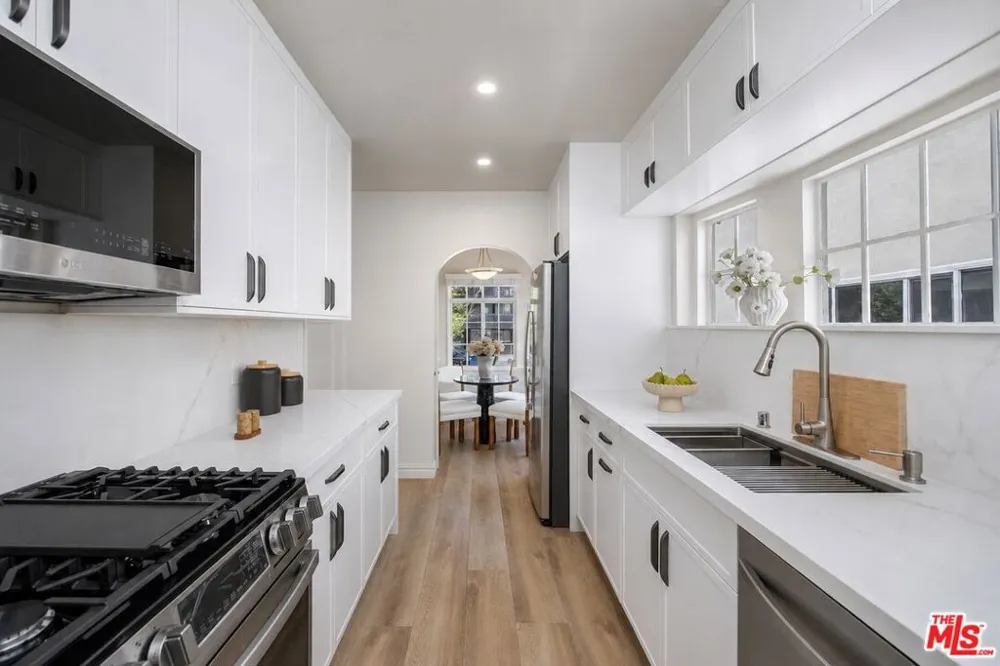 718 Westbourne Drive West Hollywood, CA 90069