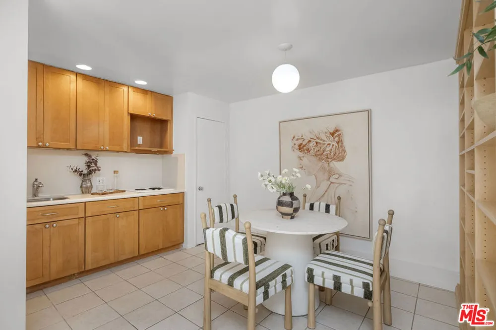 718 Westbourne Drive West Hollywood, CA 90069
