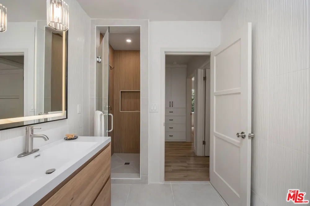 718 Westbourne Drive West Hollywood, CA 90069