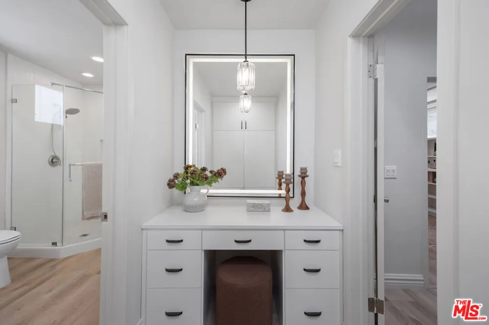 718 Westbourne Drive West Hollywood, CA 90069