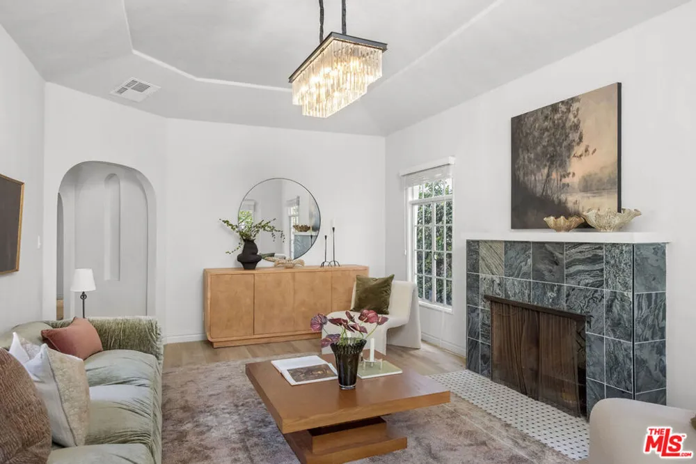 718 Westbourne Drive West Hollywood, CA 90069