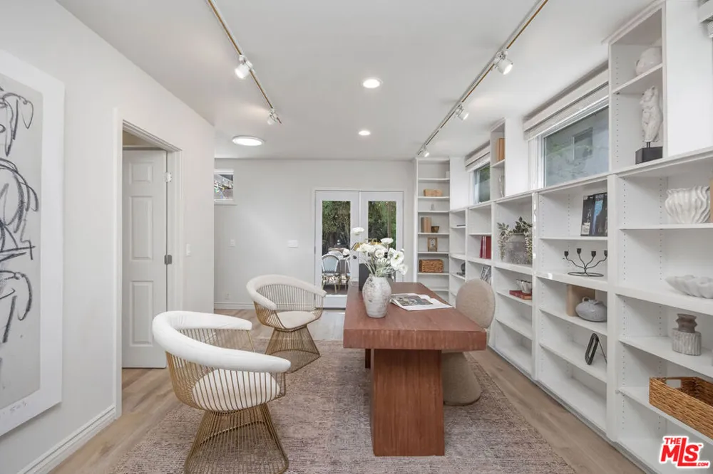 718 Westbourne Drive West Hollywood, CA 90069