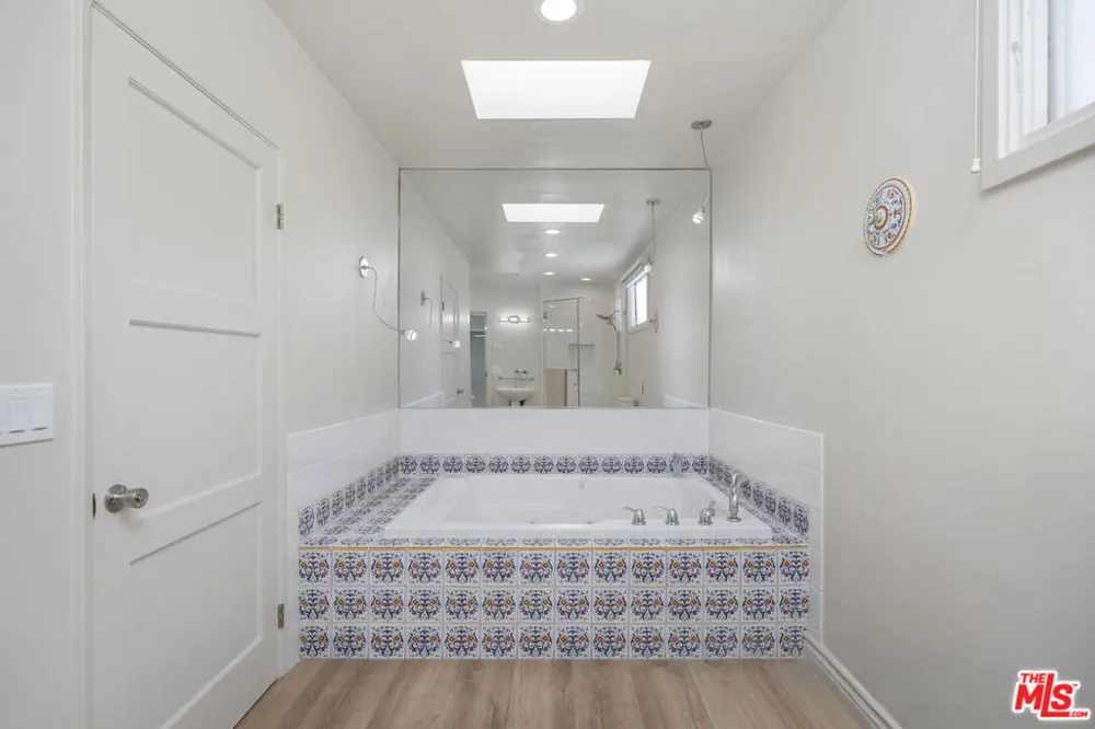 718 Westbourne Drive West Hollywood, CA 90069