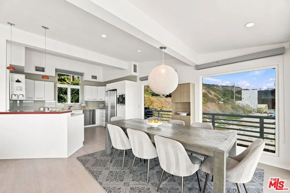 24742 Malibu Road Malibu, CA 90265