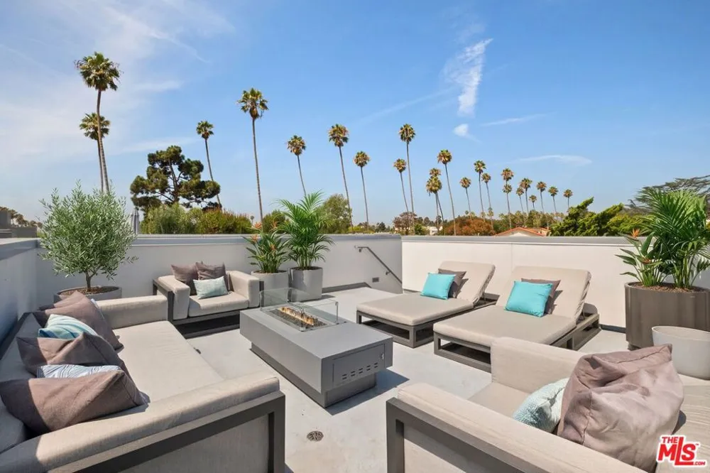 853 21st Street #104 Santa Monica, CA 90403
