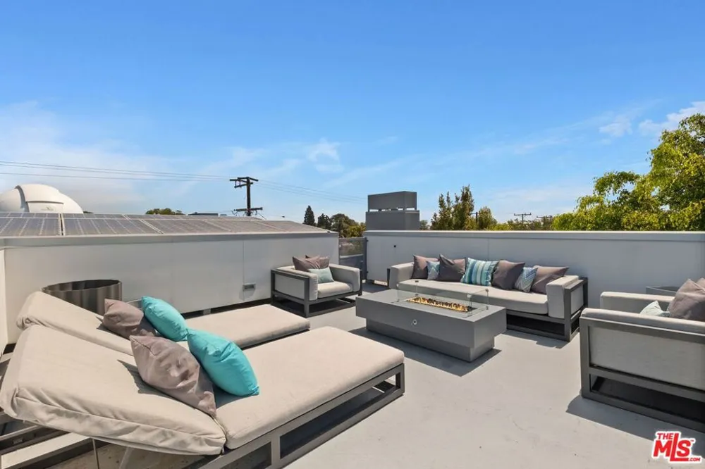 853 21st Street #104 Santa Monica, CA 90403