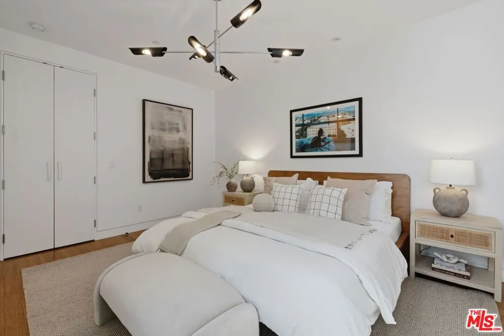 853 21st Street #104 Santa Monica, CA 90403