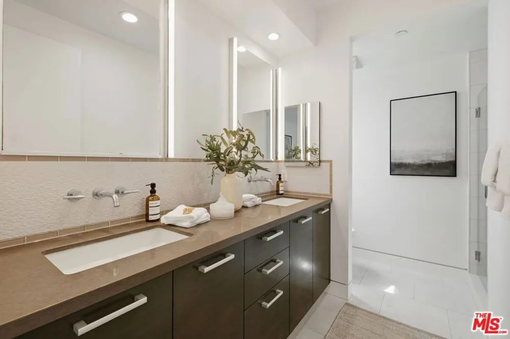 853 21st Street #104 Santa Monica, CA 90403