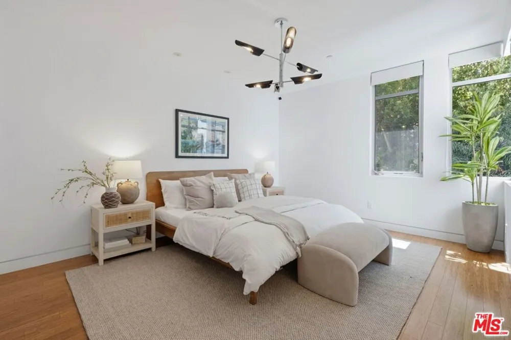 853 21st Street #104 Santa Monica, CA 90403