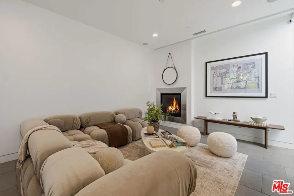853 21st Street #104 Santa Monica, CA 90403