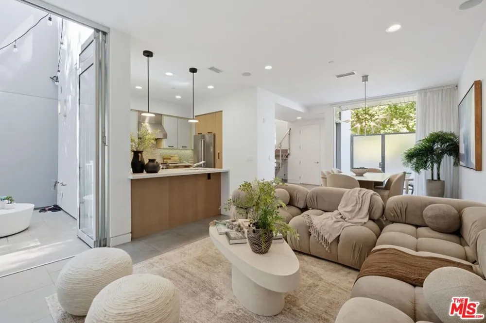 853 21st Street #104 Santa Monica, CA 90403