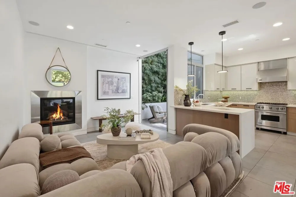 853 21st Street #104 Santa Monica, CA 90403