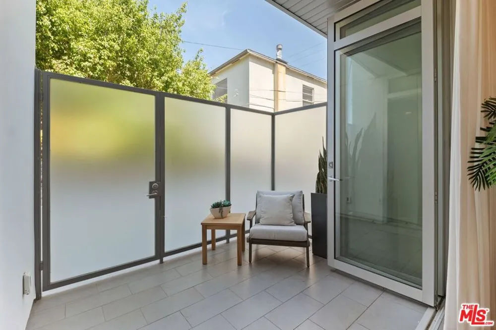 853 21st Street #104 Santa Monica, CA 90403