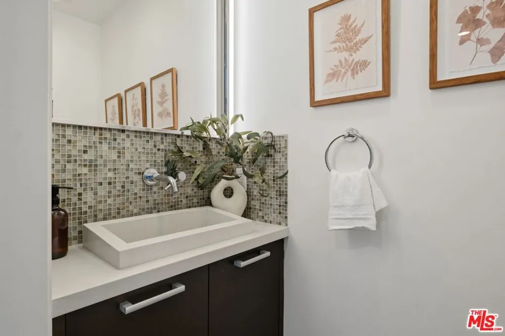 853 21st Street #104 Santa Monica, CA 90403
