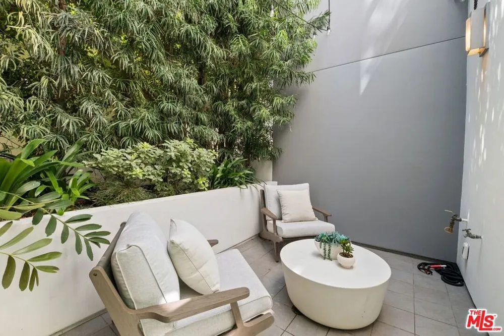 853 21st Street #104 Santa Monica, CA 90403