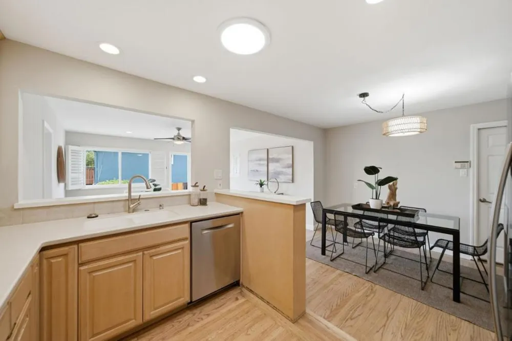 2527 Dekoven Avenue Belmont, CA 94002