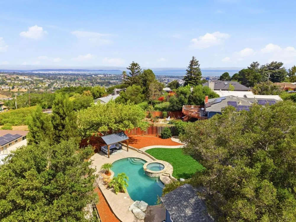 2527 Dekoven Avenue Belmont, CA 94002
