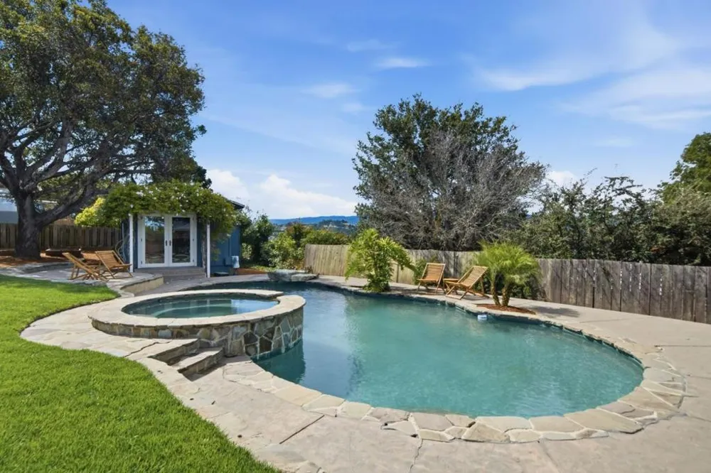 2527 Dekoven Avenue Belmont, CA 94002